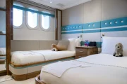 025